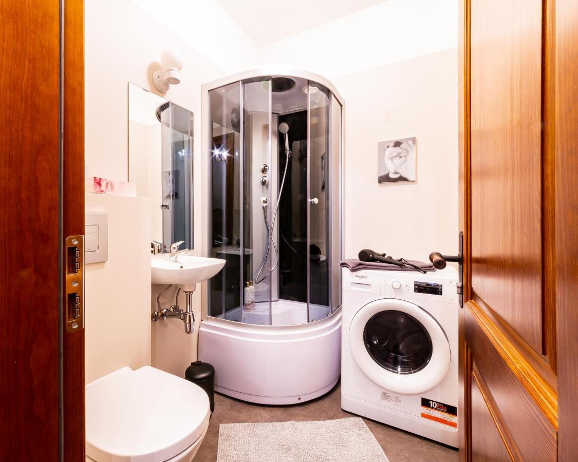 Gourmet Storie'S Ap 68Sqm Renovated Free Parking Riga Exterior foto